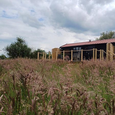 The Cabin Pakenham Bagian luar foto