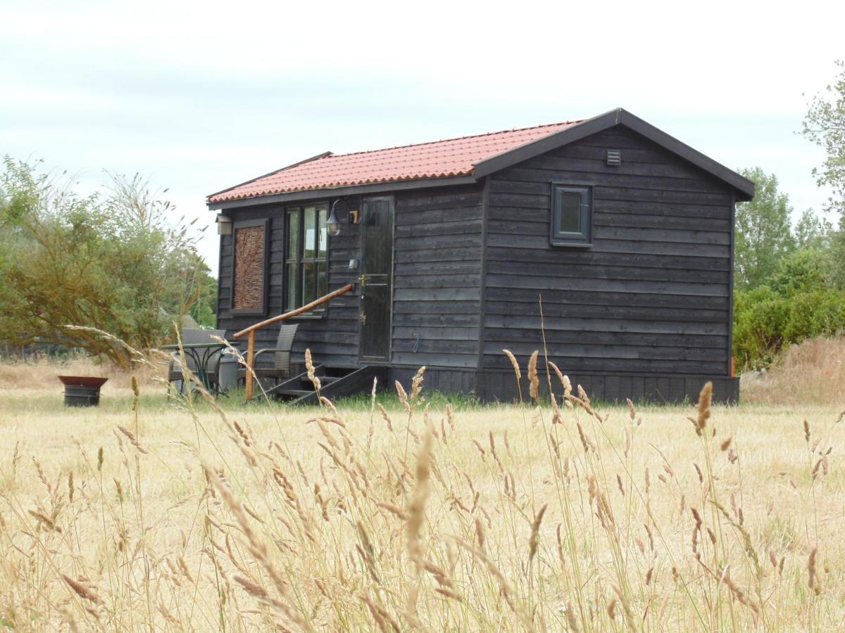 The Cabin Pakenham Bagian luar foto